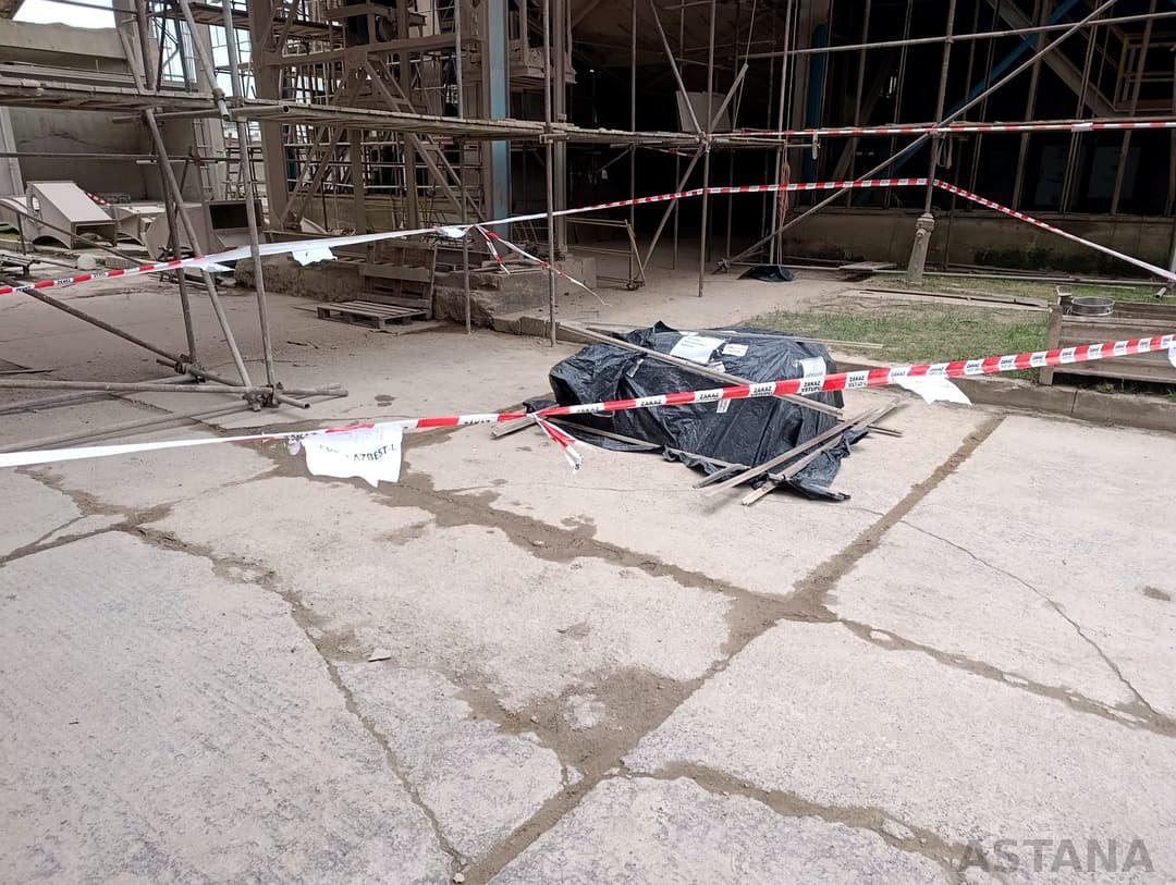 Zabalený materiál v kontrolovanom priestore Reálna realizácia ASTANA – príprava azbestového odpadu na odvoz